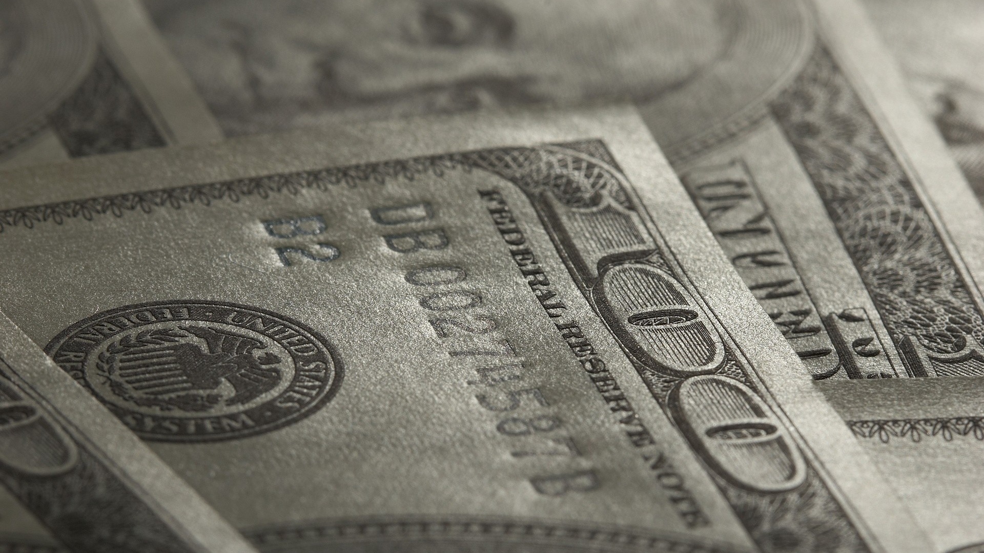 Сто долларов вблизи