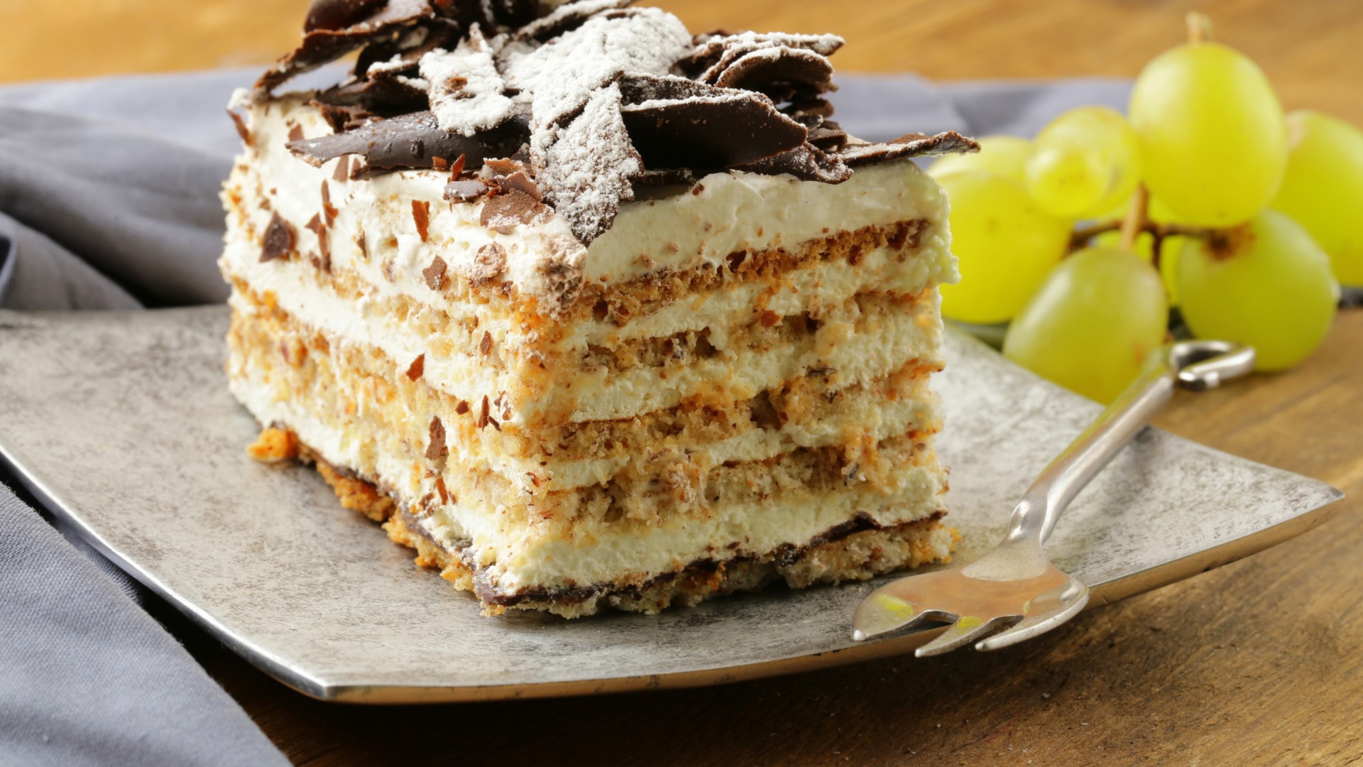 Аппетитный кусок торта