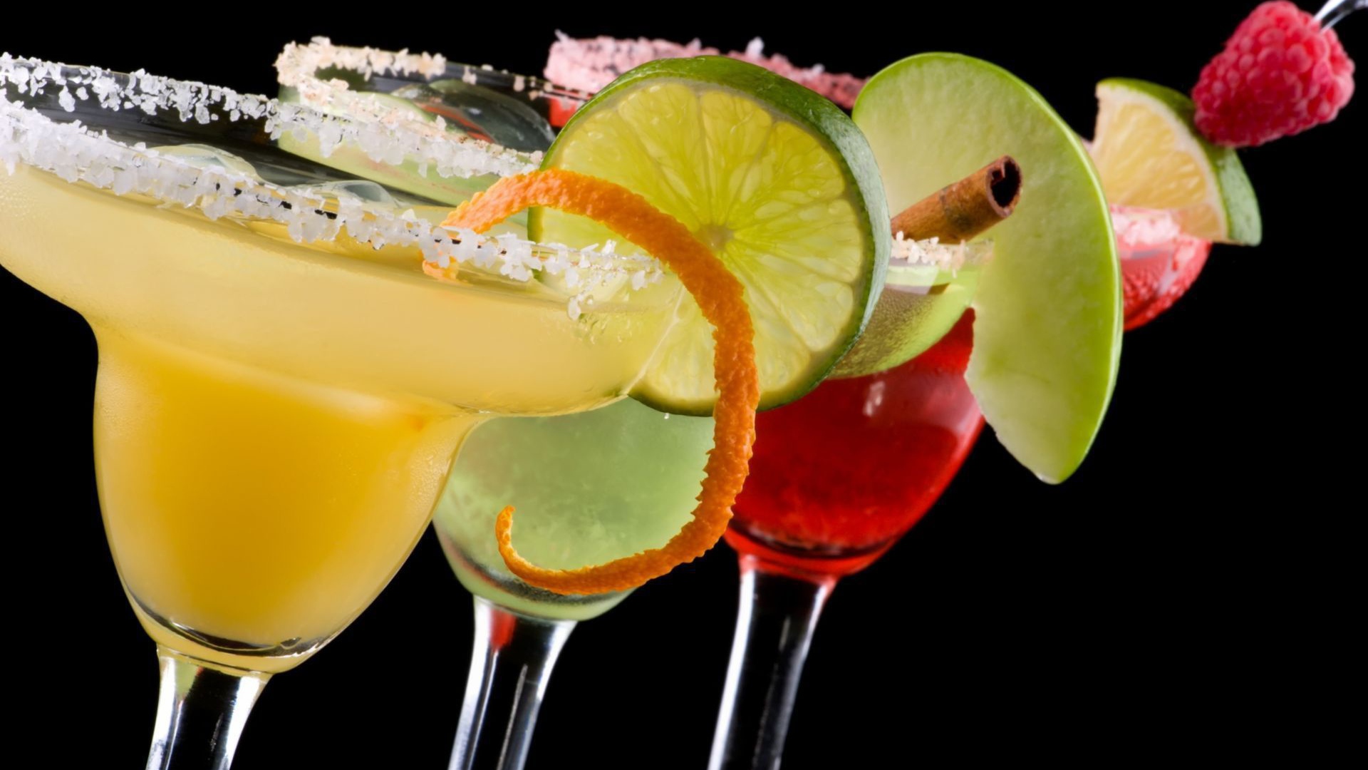 Три фруктовых коктейля