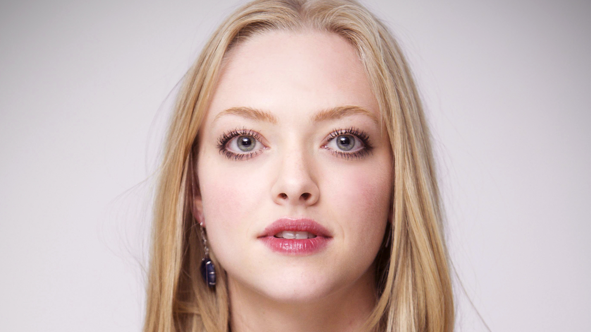 Популярная Актриса Аманда Сейфрид