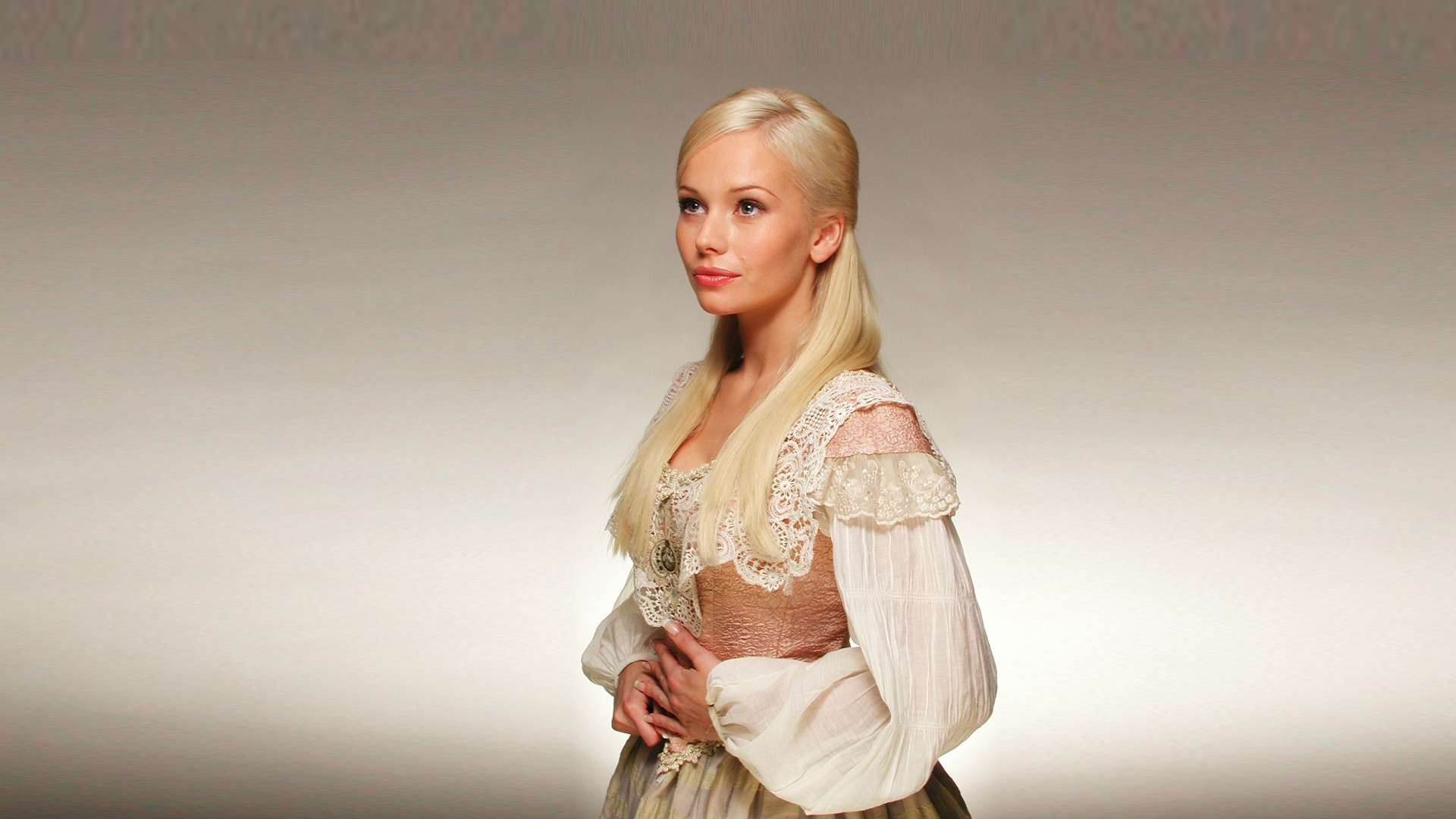 Известная модель Елена Корикова