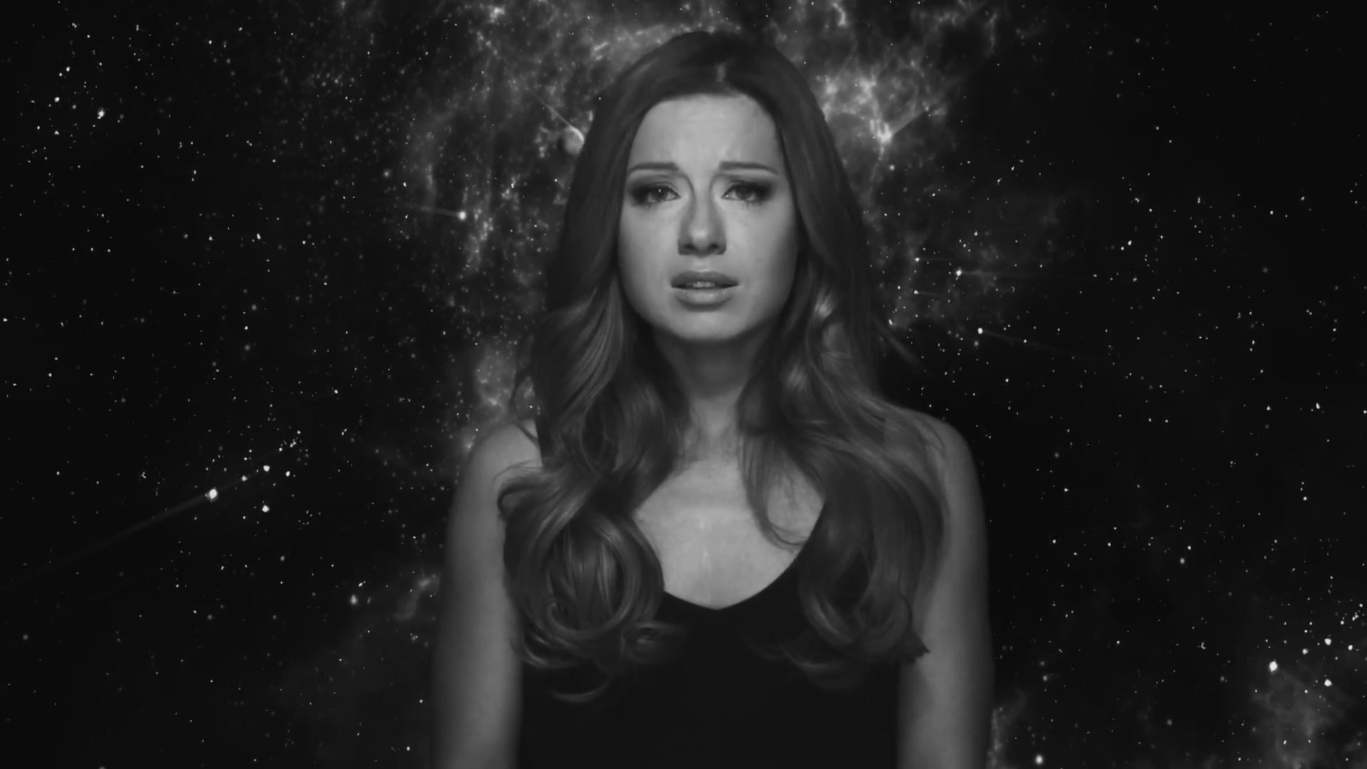 Красивая актриса Юлия Савичева