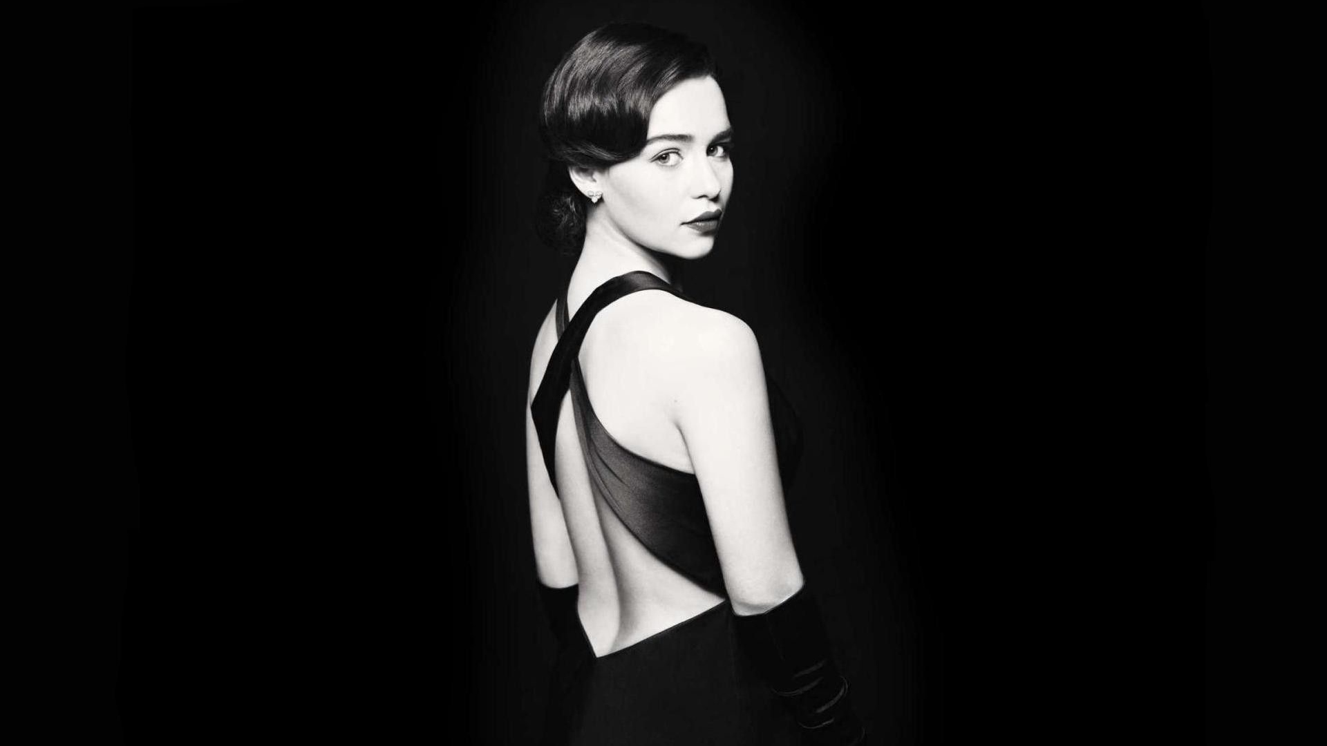 Очаровательная актриса Эмилия Кларк