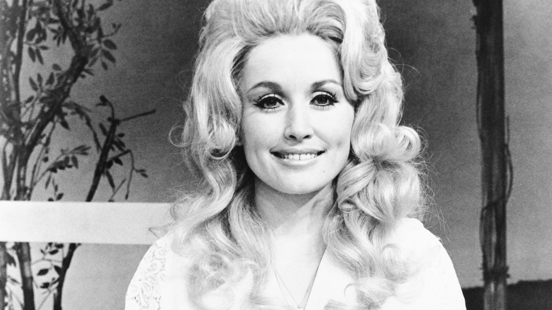 Красивая Долли Партон