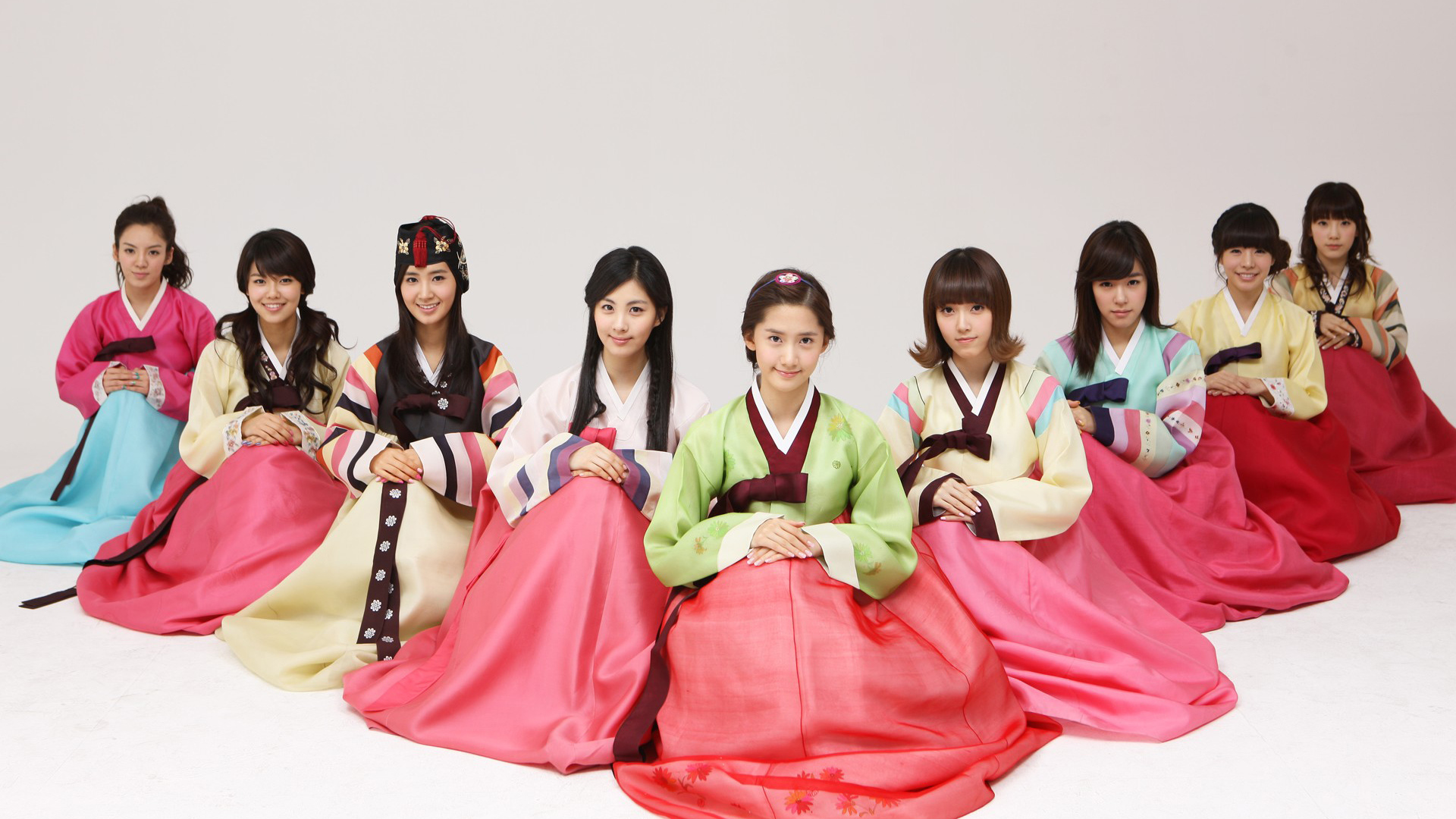 Корейские девушки в юбках