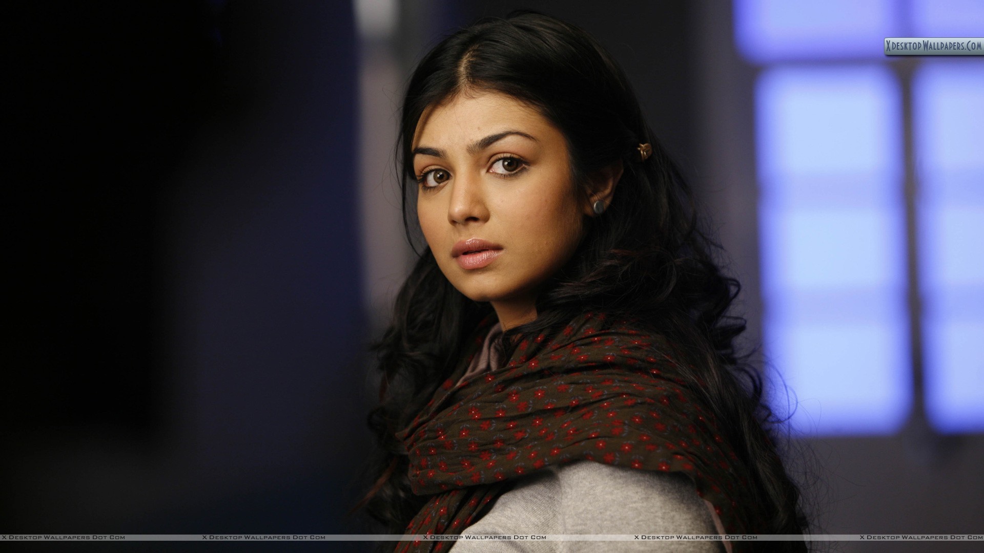 Брюнетка с черными глазами