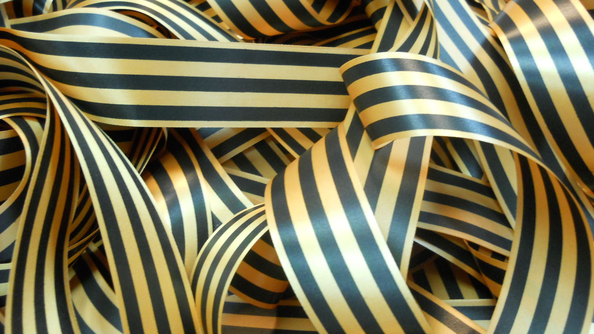 Георгиевские ленты в День Победы 9 мая