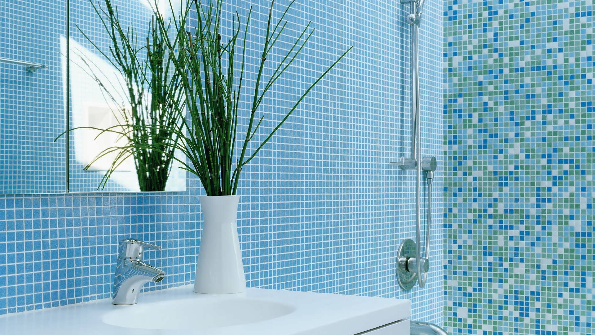 Букет в ванной комнате