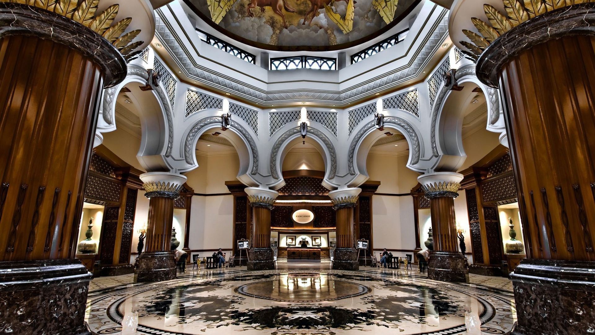 Интерьер зала ожидания