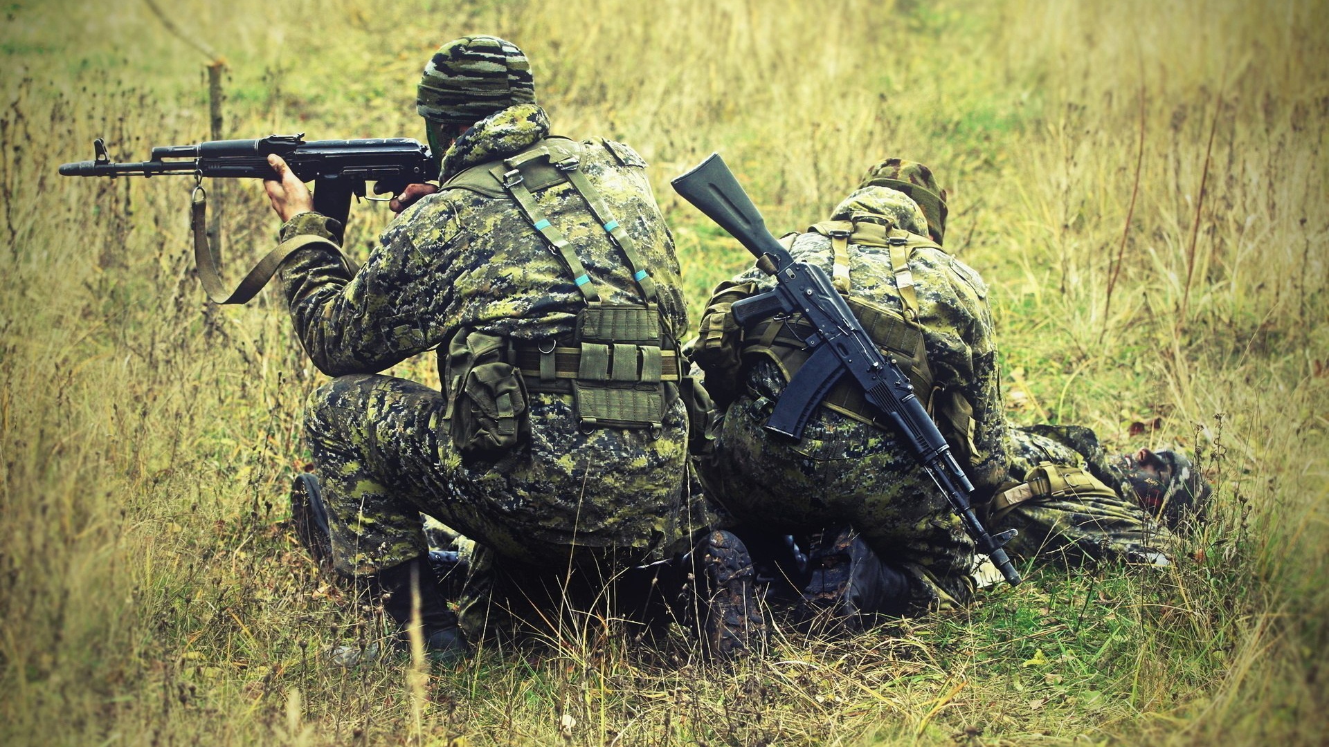 Спецназовцы в поле