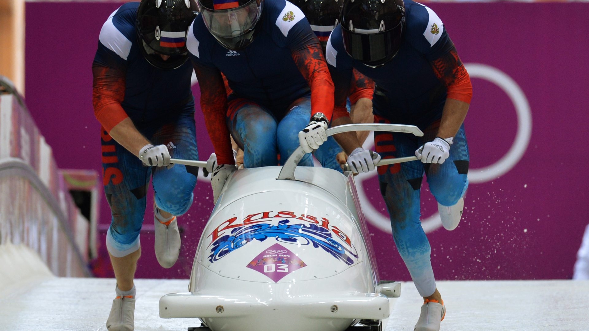 Популярный русский спортсмен Алексей Воевода