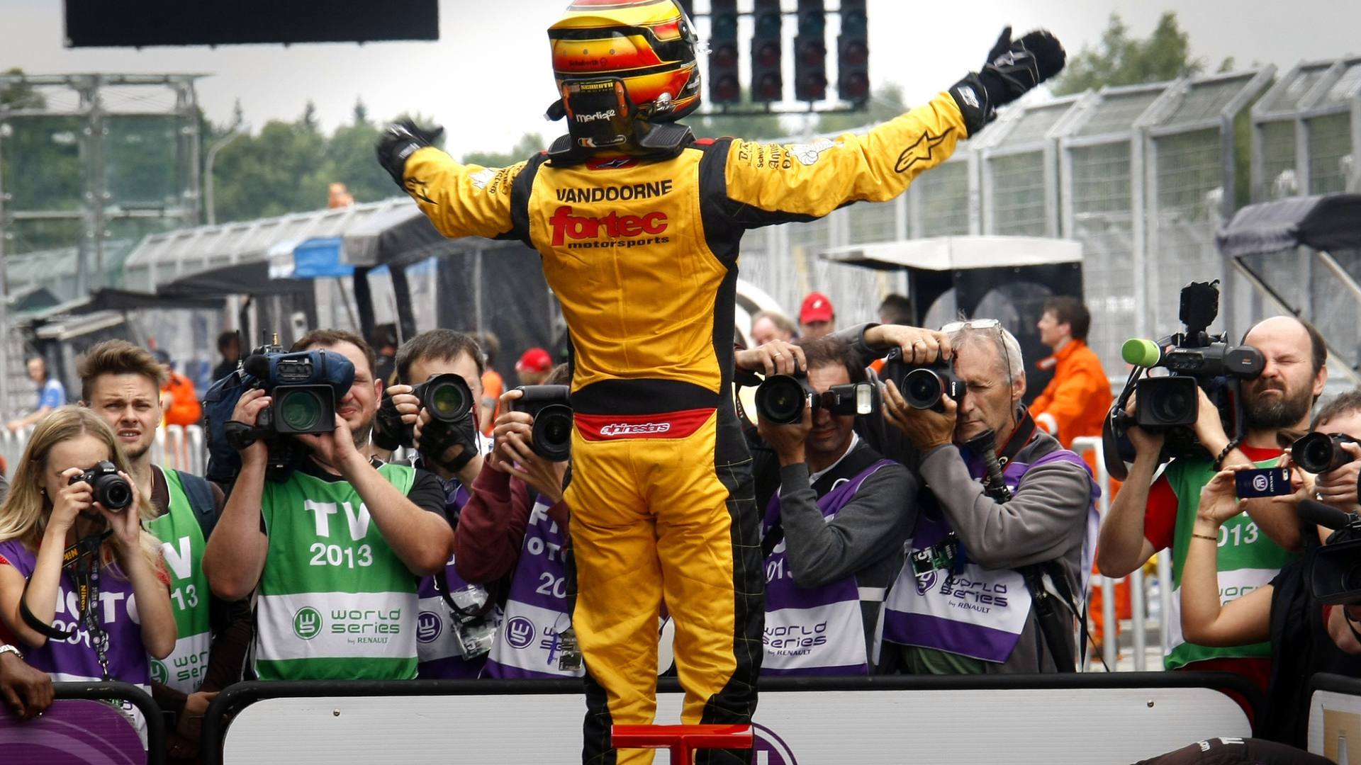 Славный спортсмен Михаил Алешин