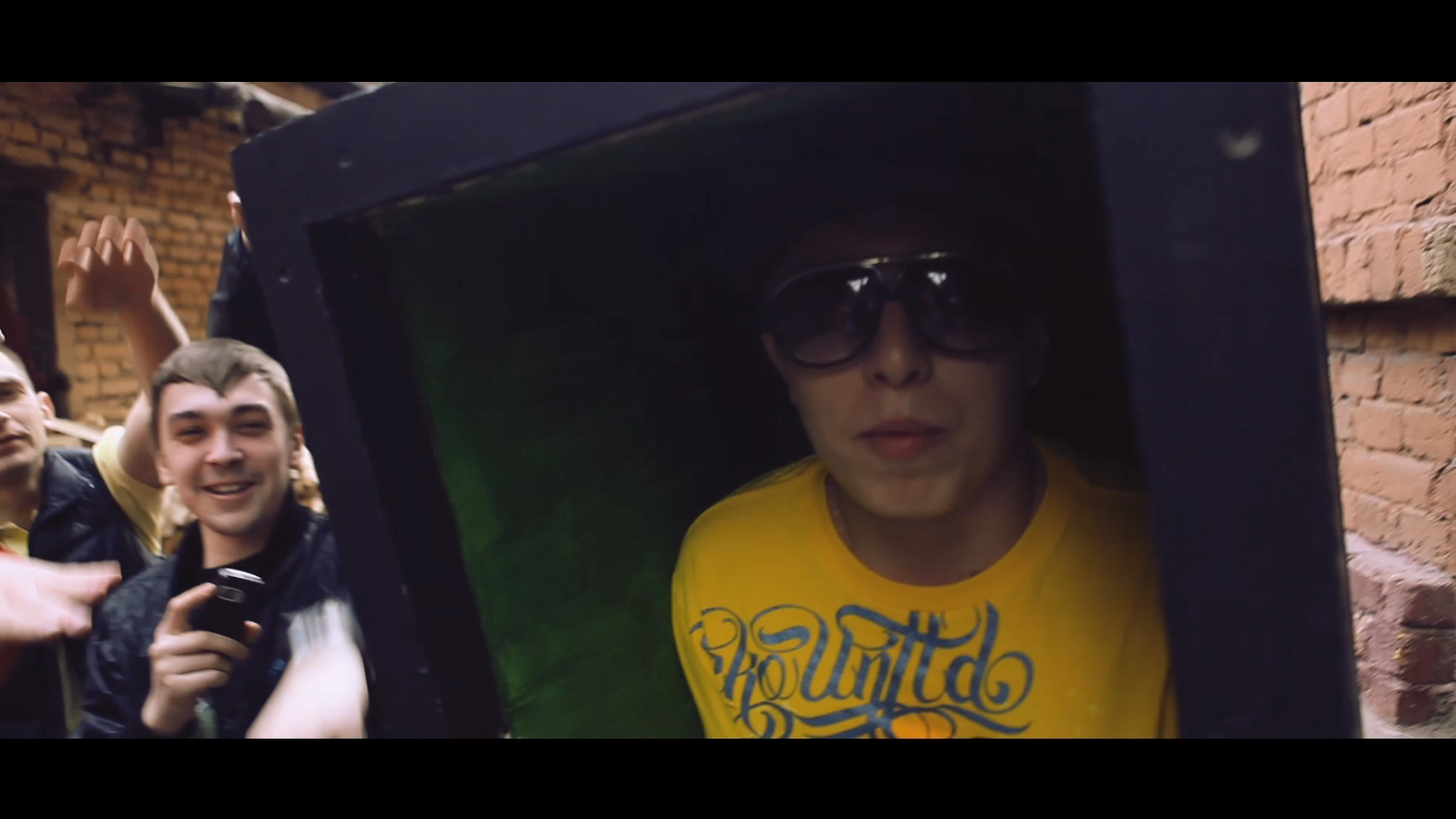 Популярный Витя АК