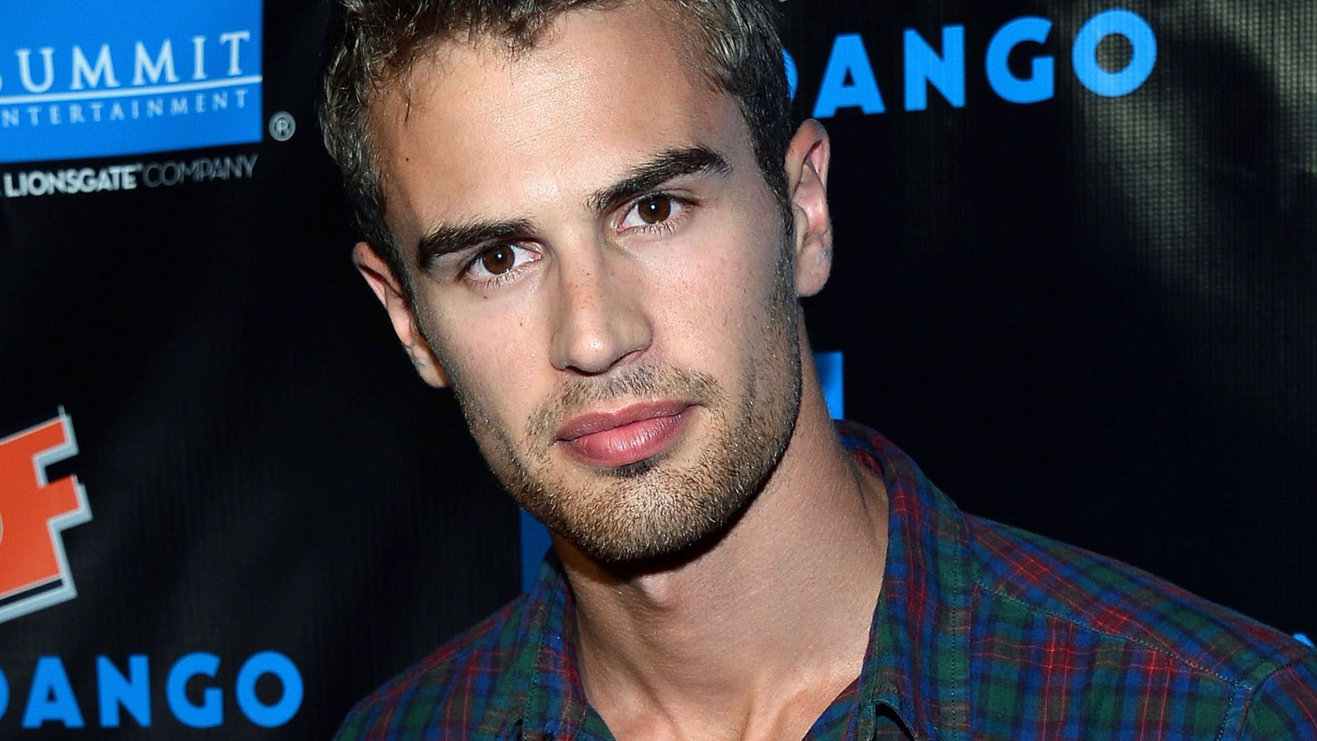 Знаменитая Кинозвезда Тео Джеймс