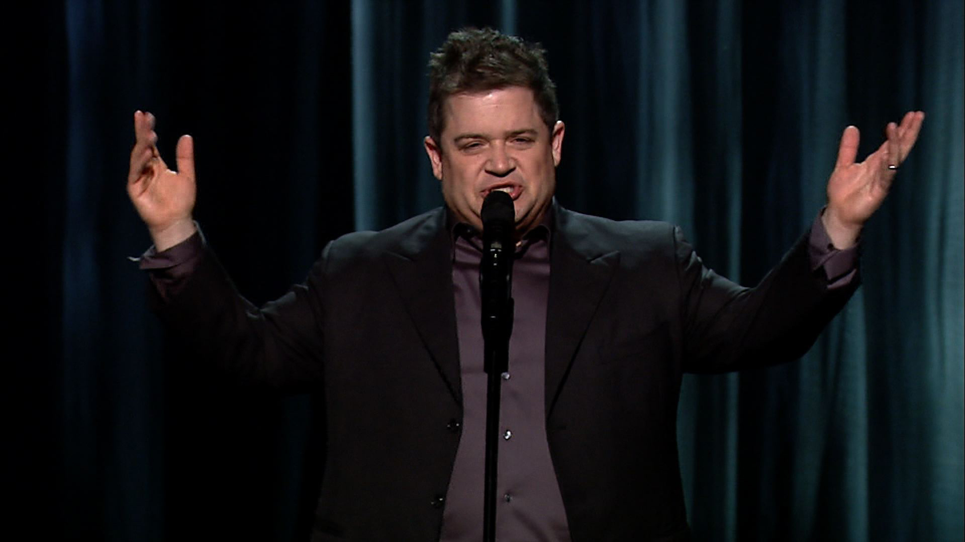 Известный актер Пэттон Освальт