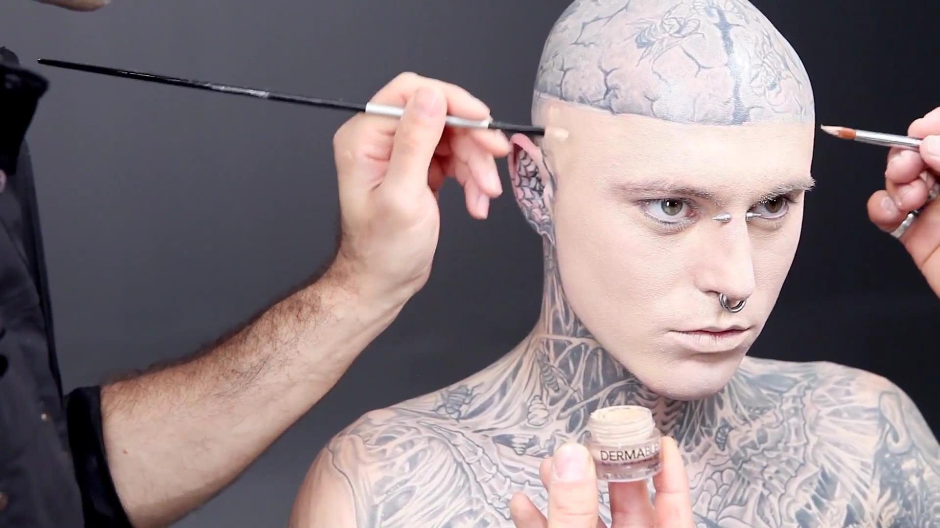 Популярный Рик Жене