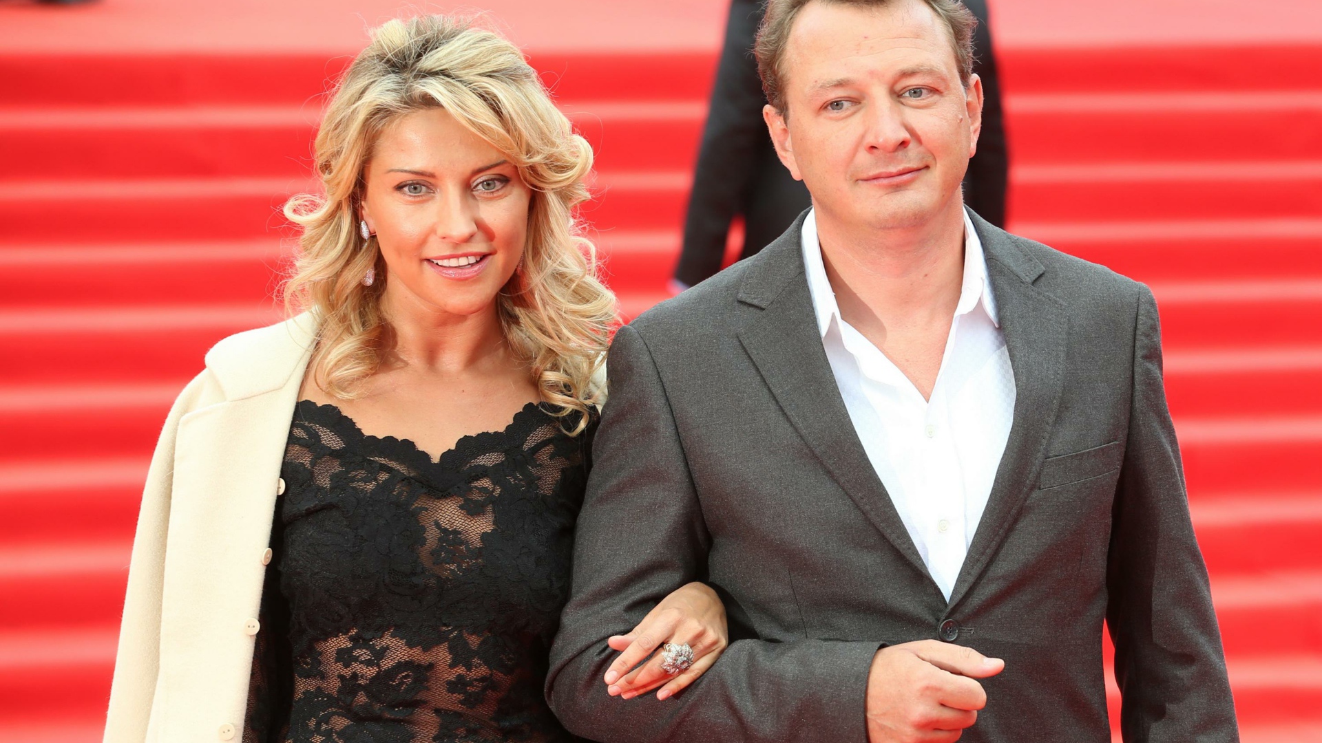 Марат Башаров со спутницей