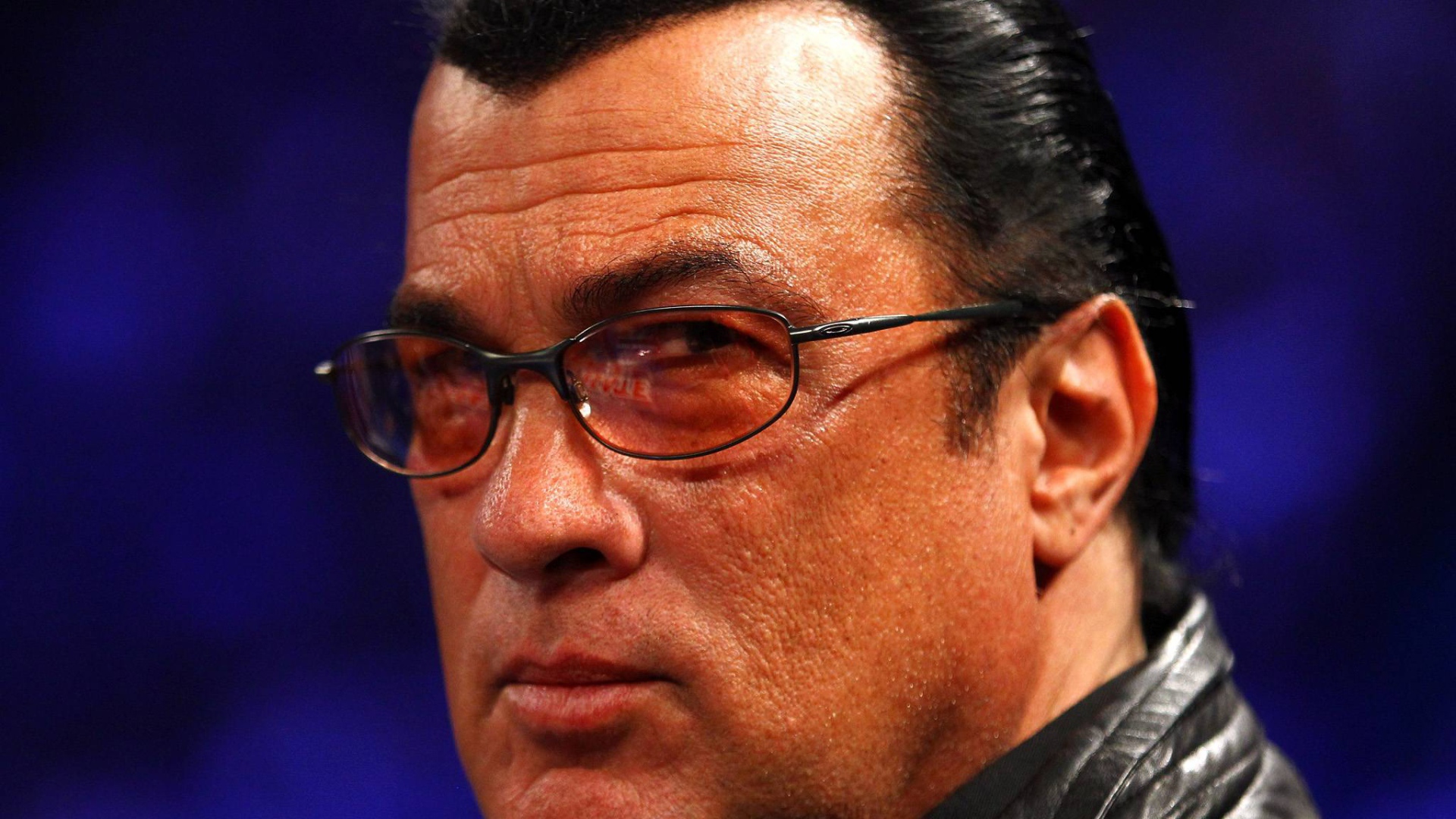 Популярный Стивен Сигал