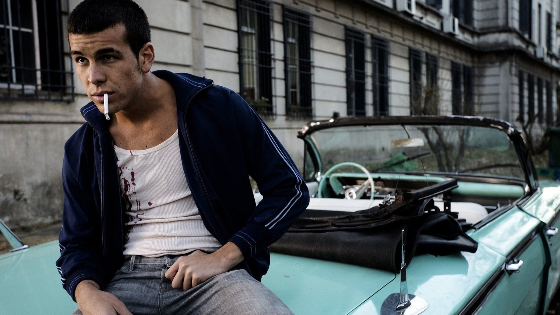 Известный актер Марио Касас