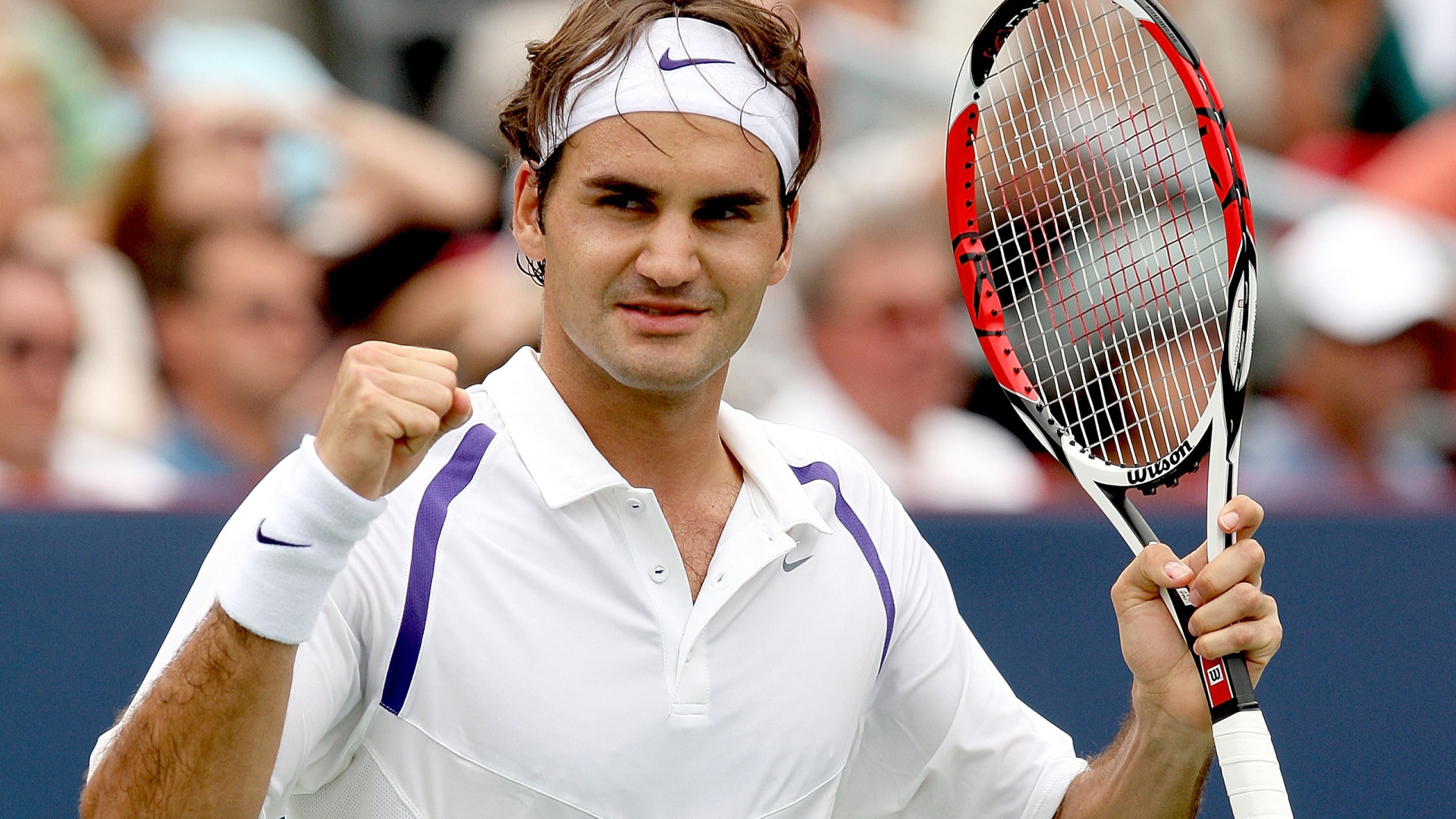 Роджер Федерер на теннисном корте