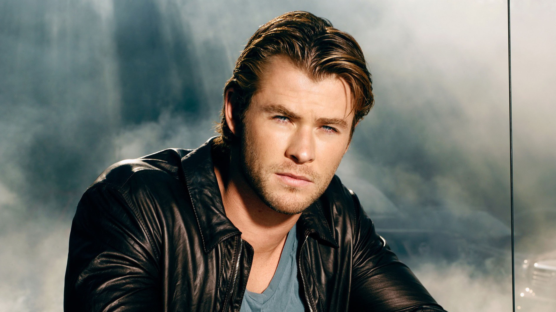  Актер Крис Хемсворт