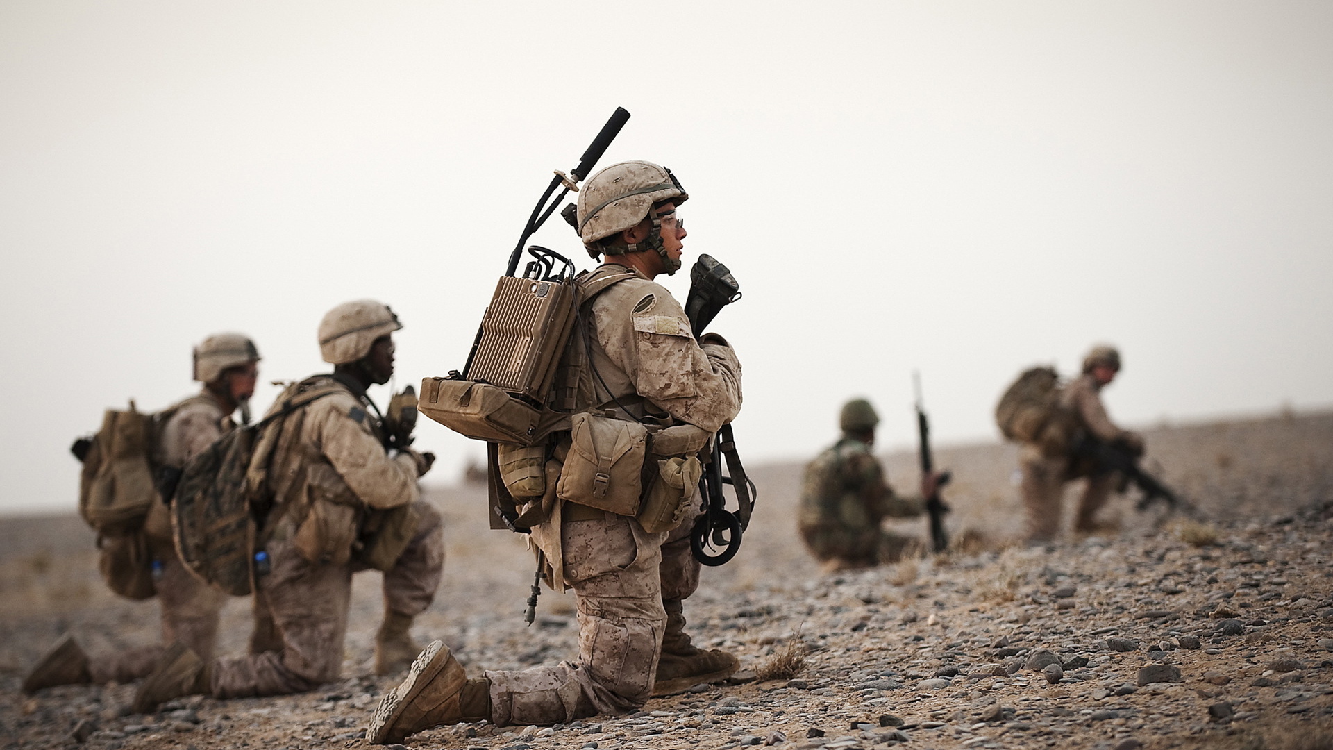 Солдаты идут в наступление