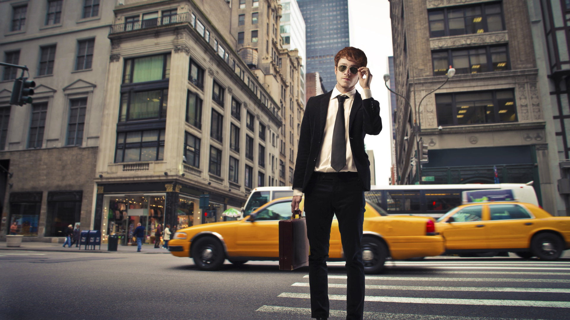 Парень с портфелем