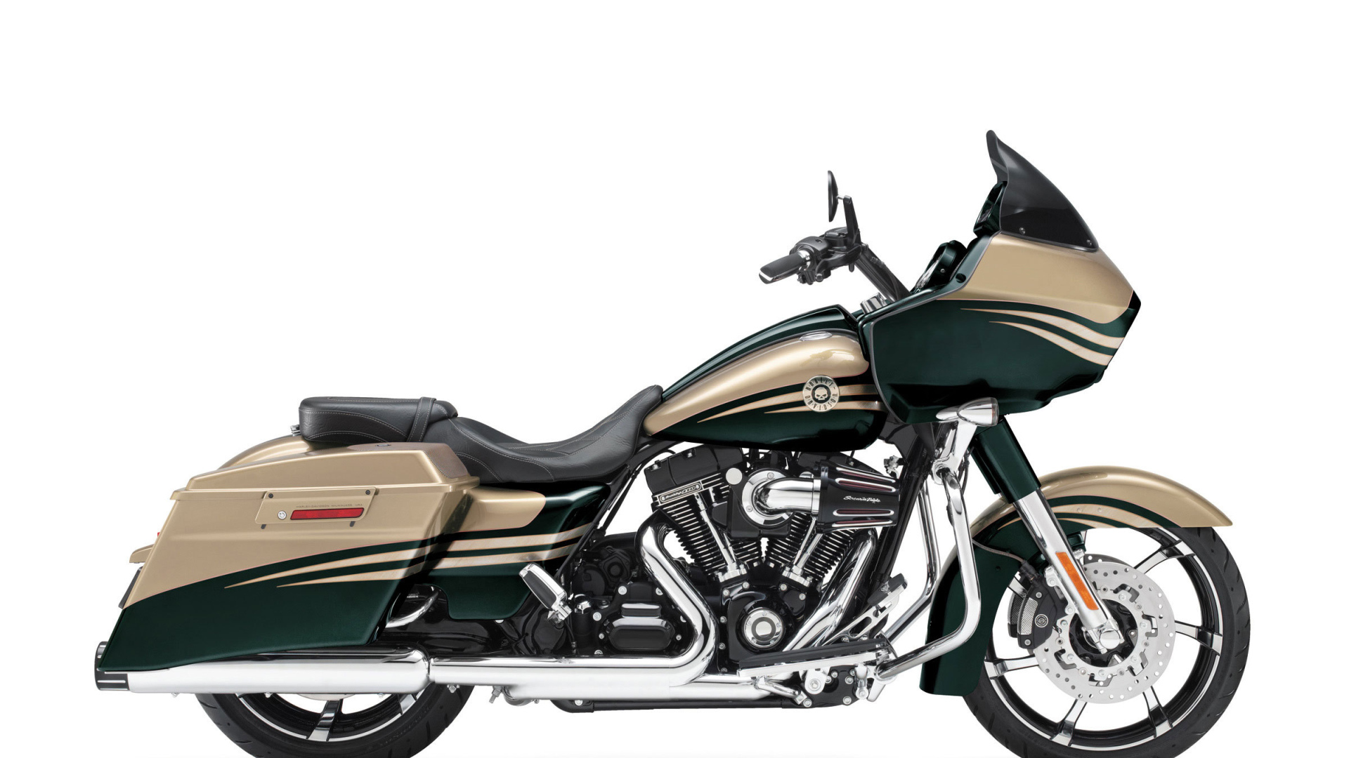Красивый мотоцикл Harley-Davidson CVO Road King