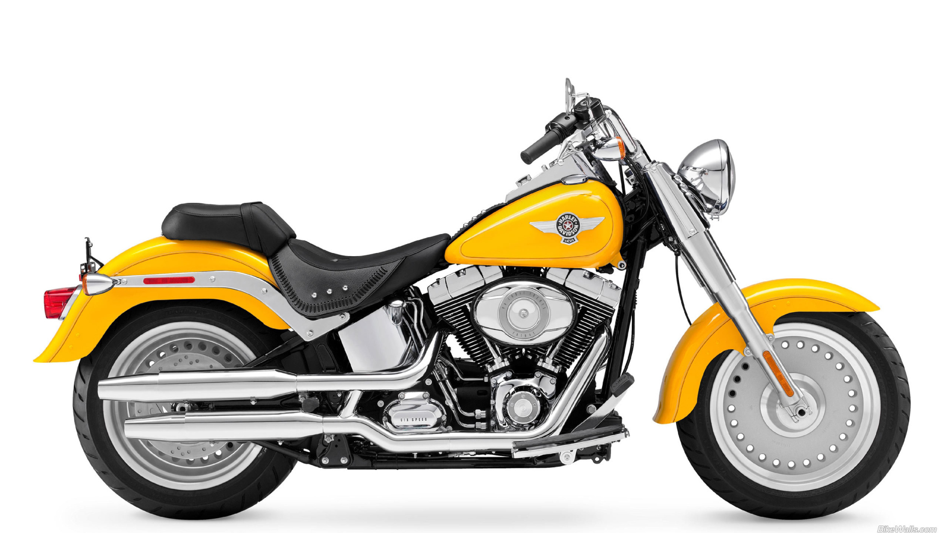 Красивый мотоцикл Harley-Davidson Fat Boy