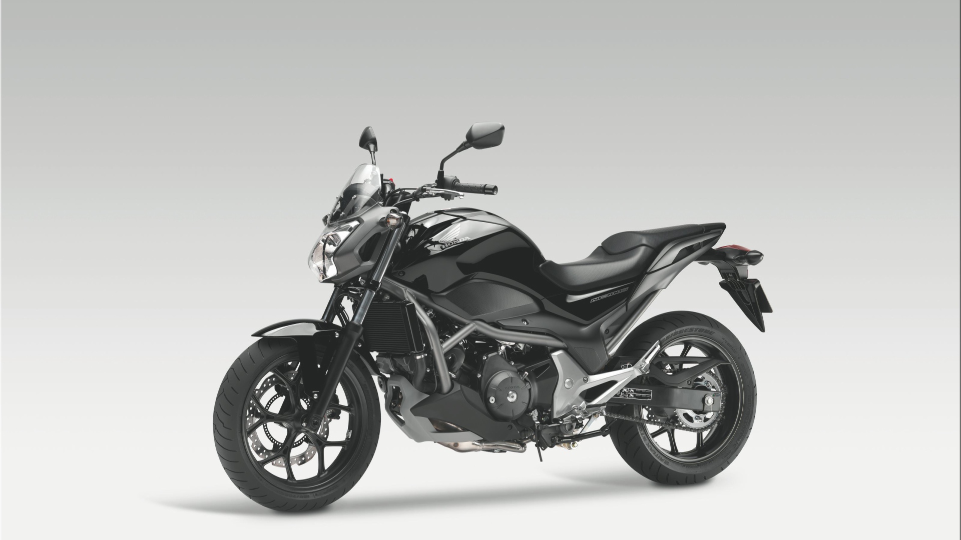 Красивый мотоцикл в москве Honda NC 700 S