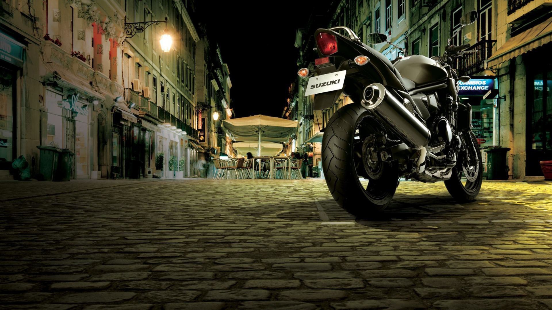 Красивый мотоцикл в москве Suzuki  GSF 1250 S