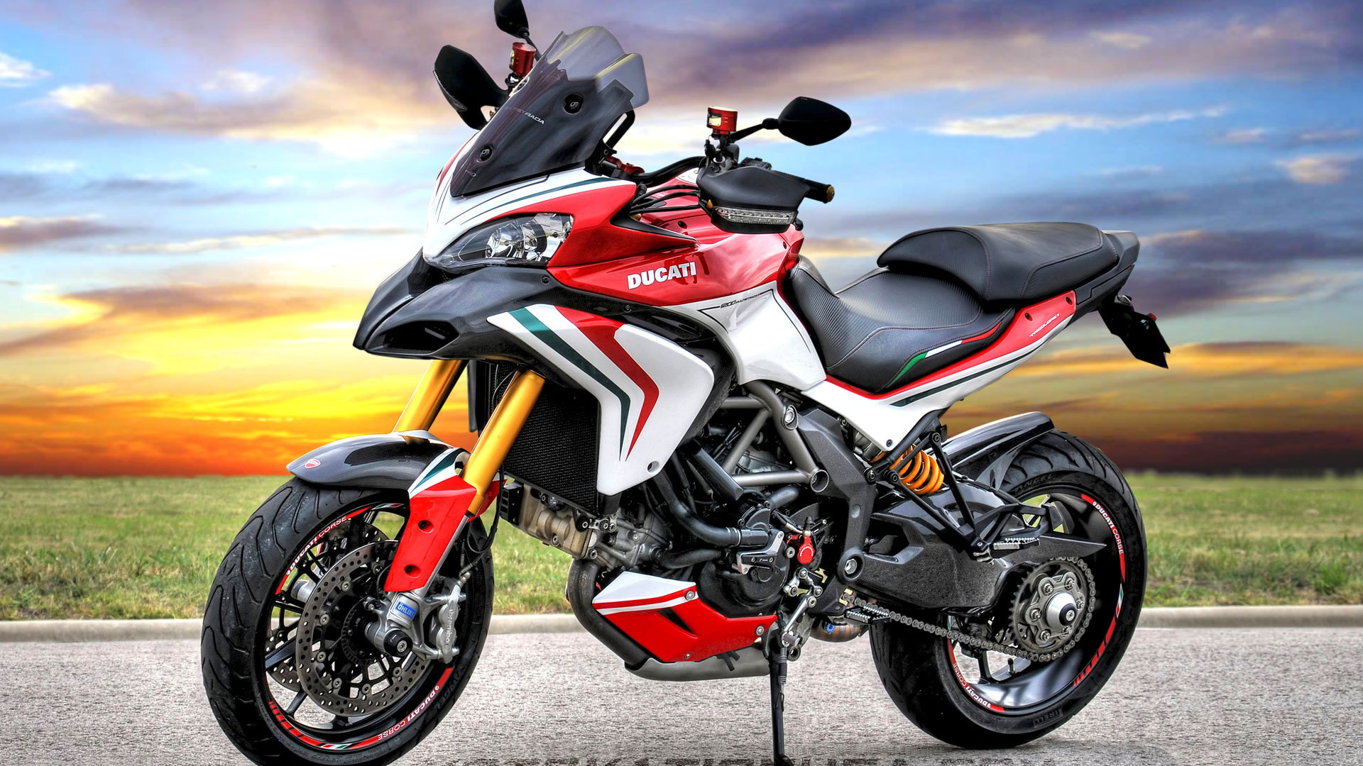 Мотоцикл модели Ducati Multistrada 1200