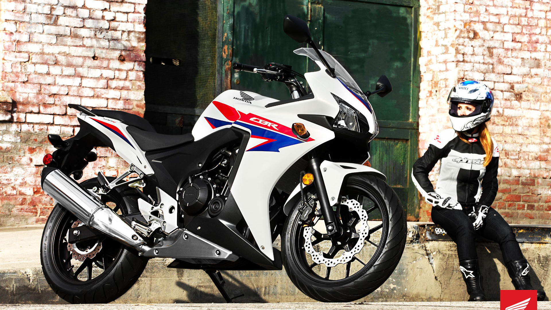 Быстрый мотоцикл Honda CBR 500 R