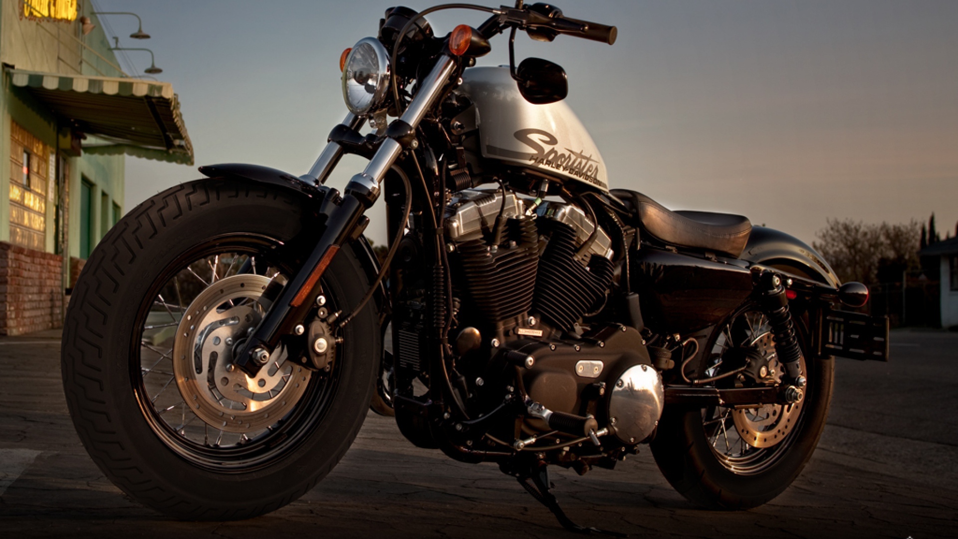 Быстрый мотоцикл Harley-Davidson XL 1200X Sportster Forty-Eight