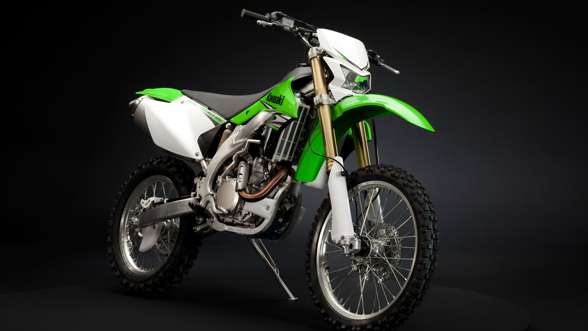 Быстрый мотоцикл Kawasaki KLX 450 R