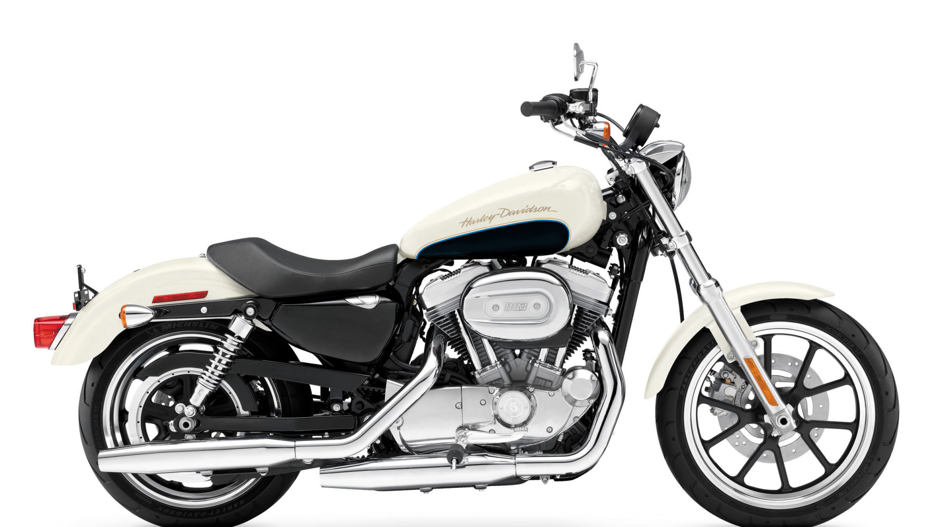 Мотоцикл модели Harley-Davidson XL 883L Sportster