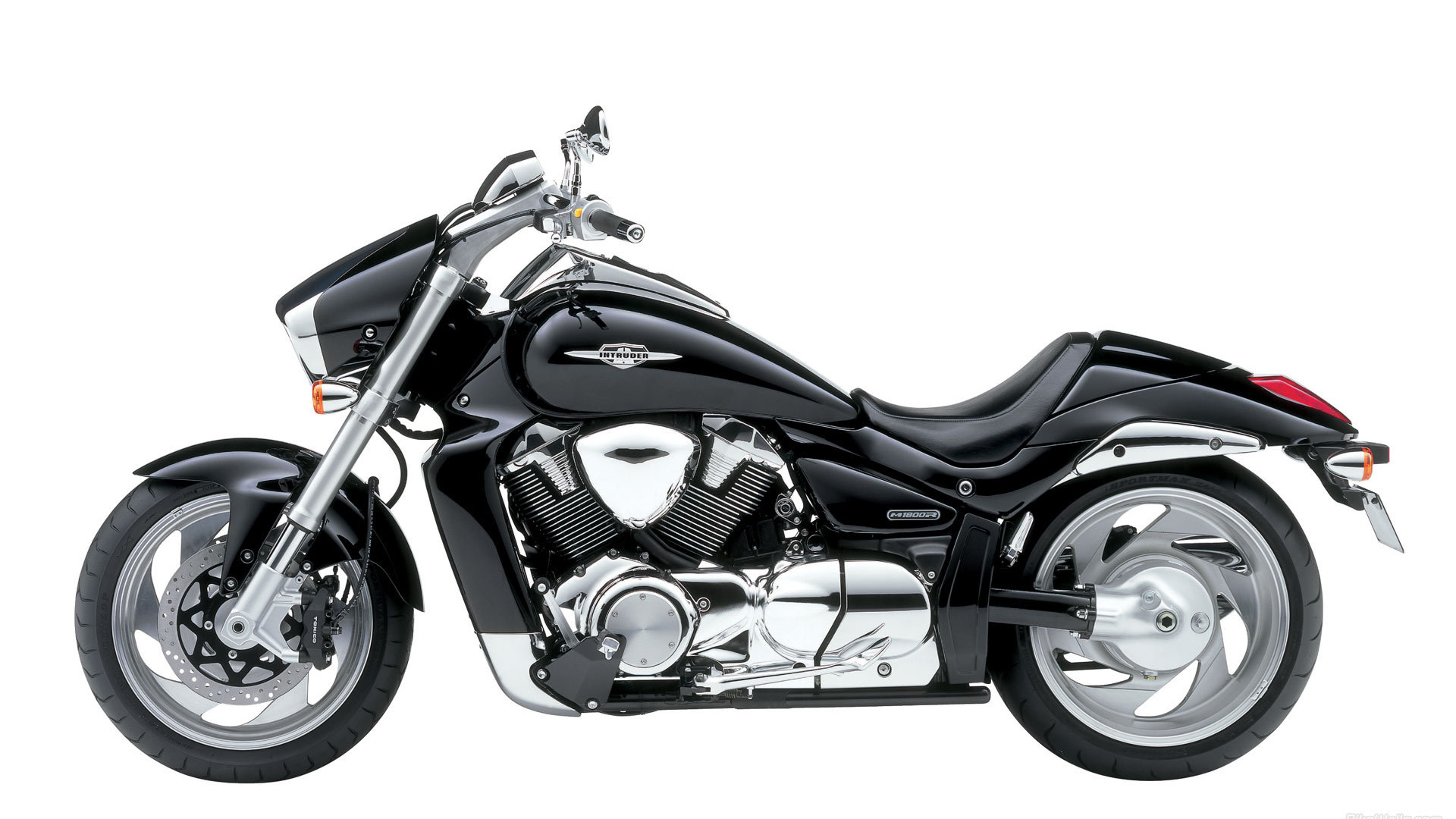 Новый надежный мотоцикл Suzuki Intruder M1800 R