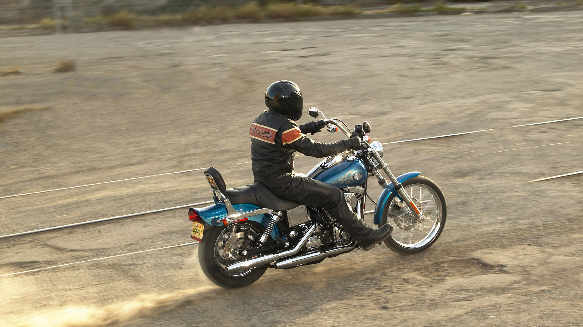 Новый надежный мотоцикл Harley-Davidson Dyna Switchback