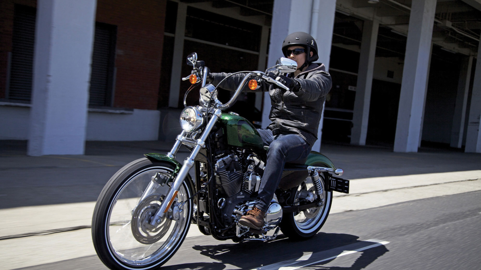 Новый надежный мотоцикл Harley-Davidson XL 1200V Sportster Seventy-Two