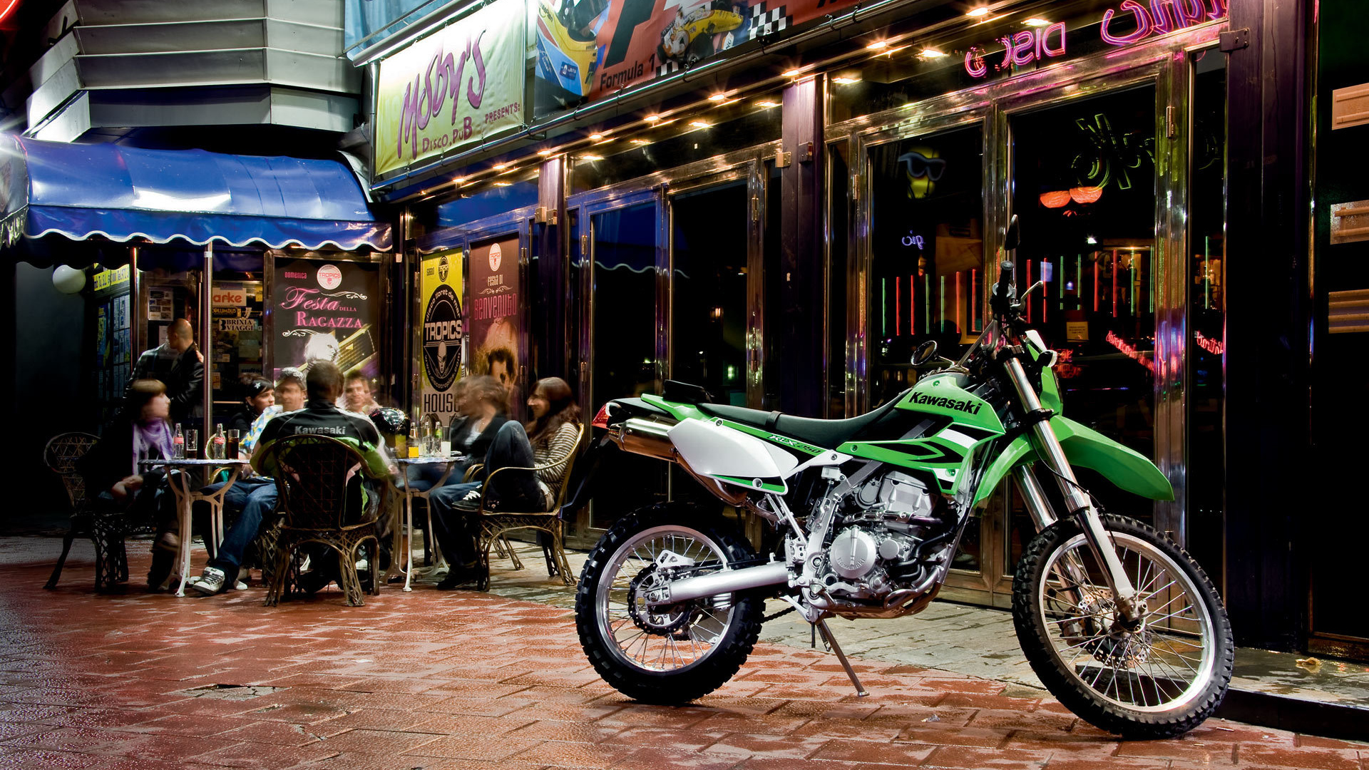 Новый надежный мотоцикл Kawasaki KLX 250