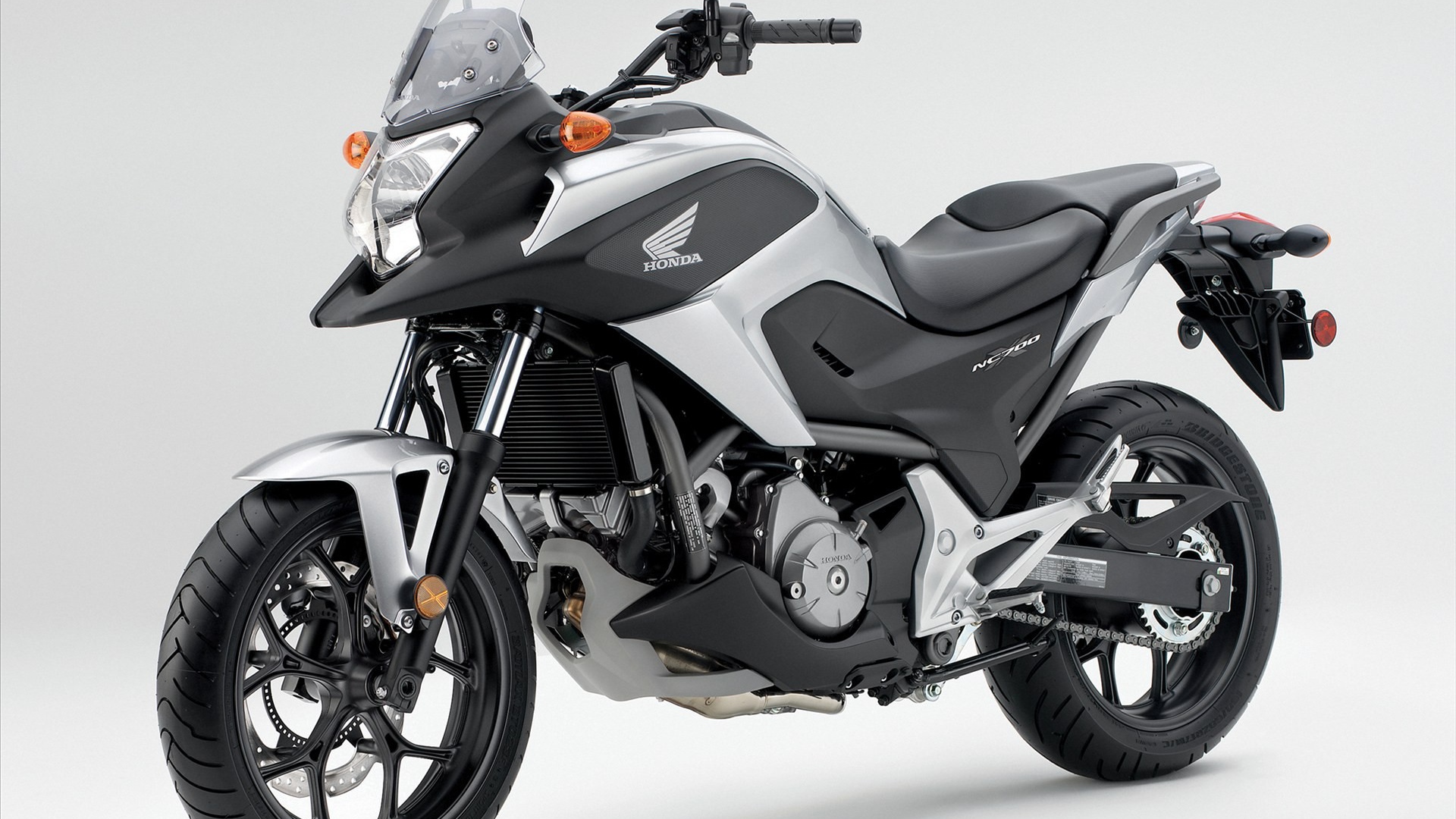 Невероятно быстрый мотоцикл Honda NC 700 X