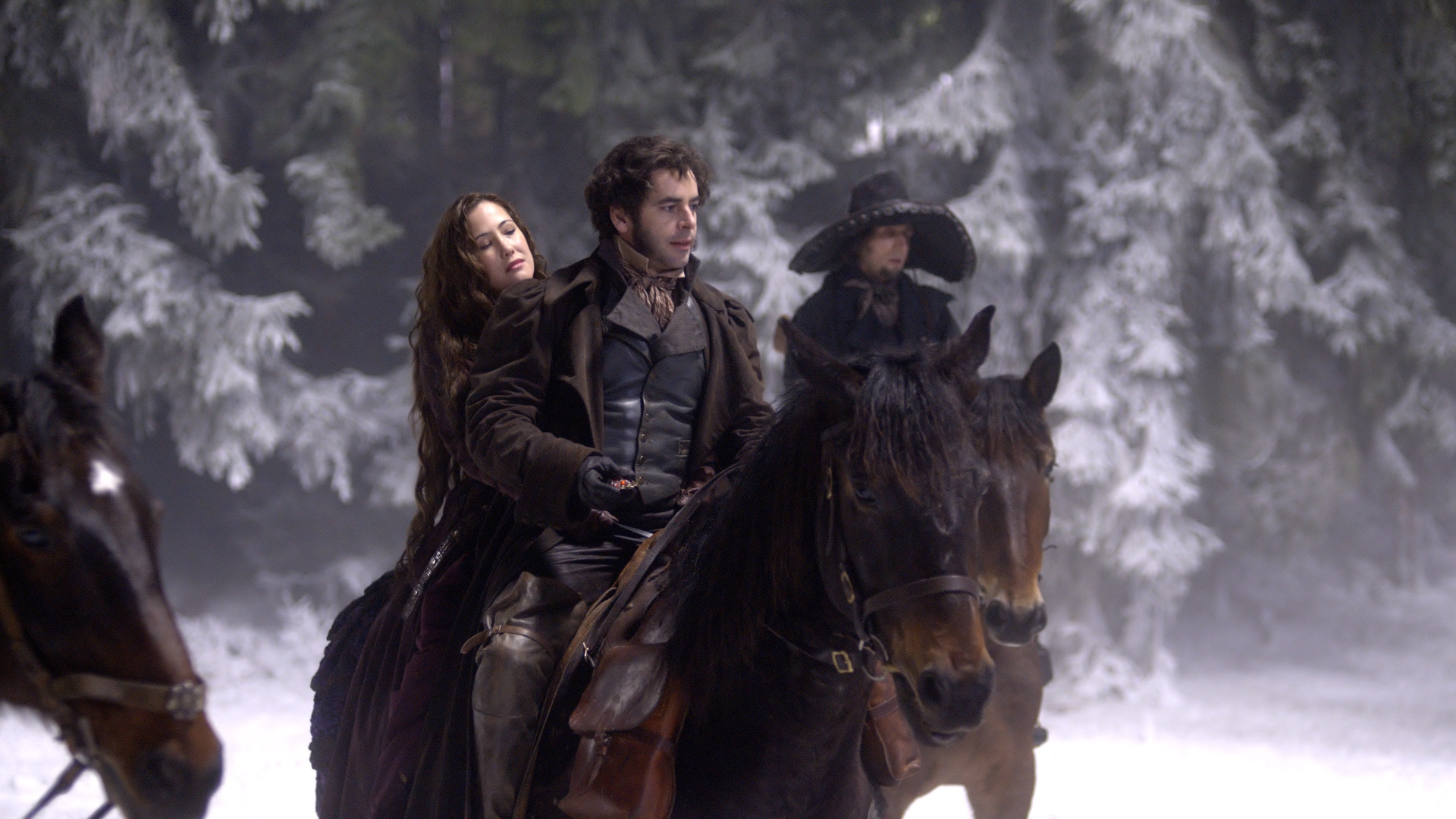 Красавица и чудовище в лесу