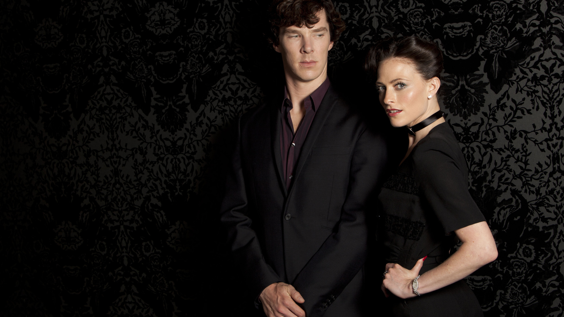 Герой и героиня сериала Шерлок