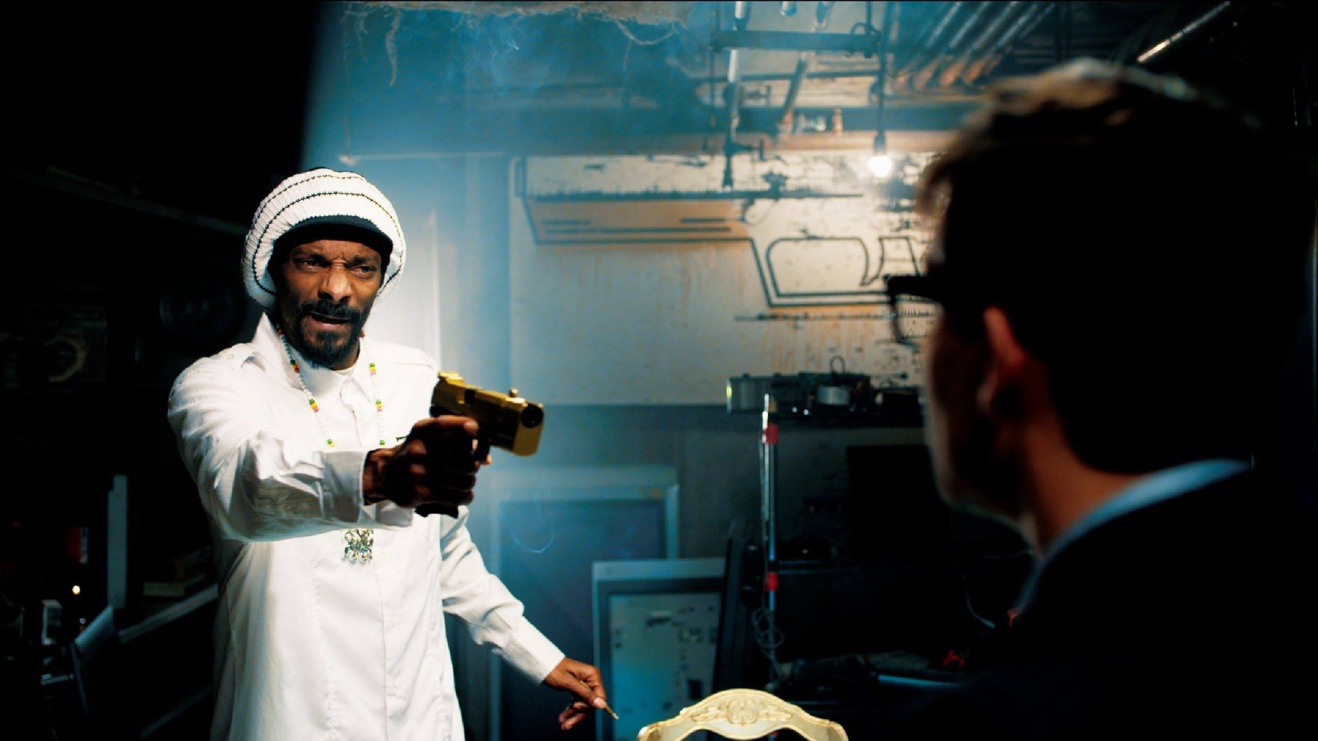 Одноклассники.ru НаCLICKай удачу угрожает пистолетом