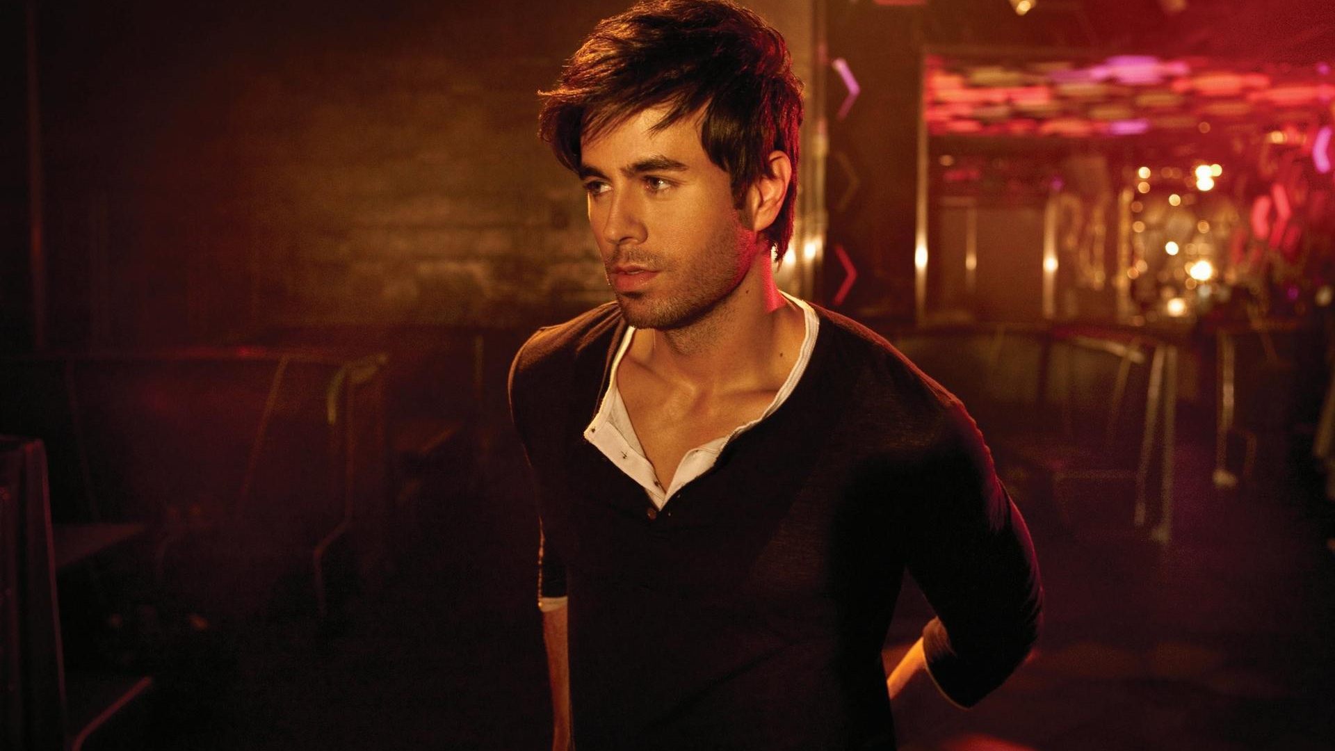 Энрике Иглесиас кадр из клипа