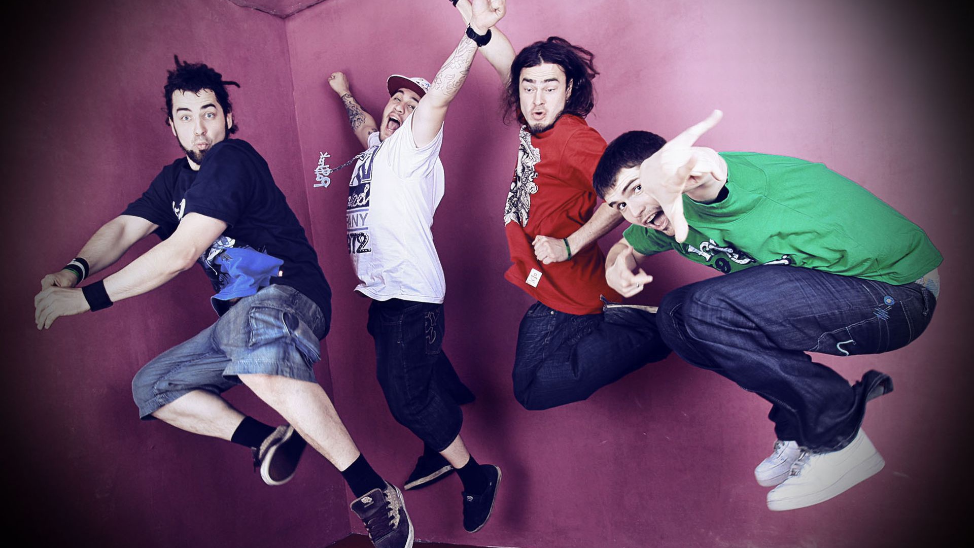 Noize MC прыгает