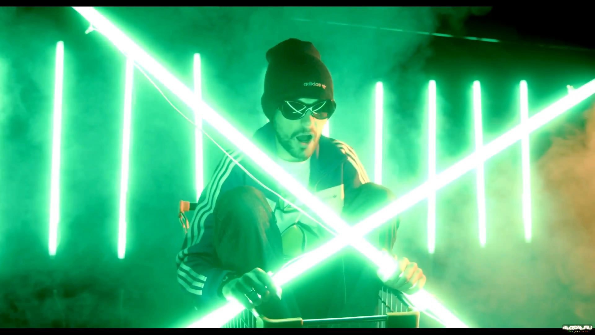 Noize MC с световыми мечами