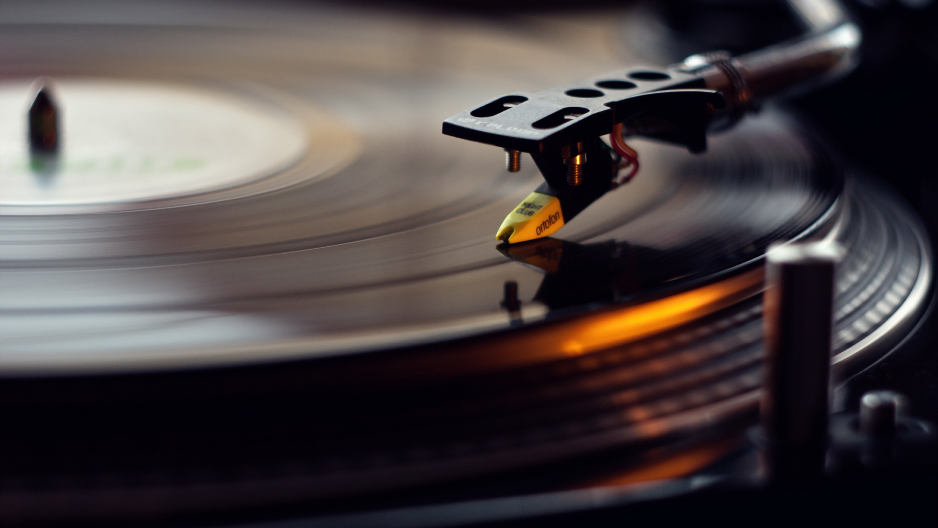 Проигрыватель с пластинкой