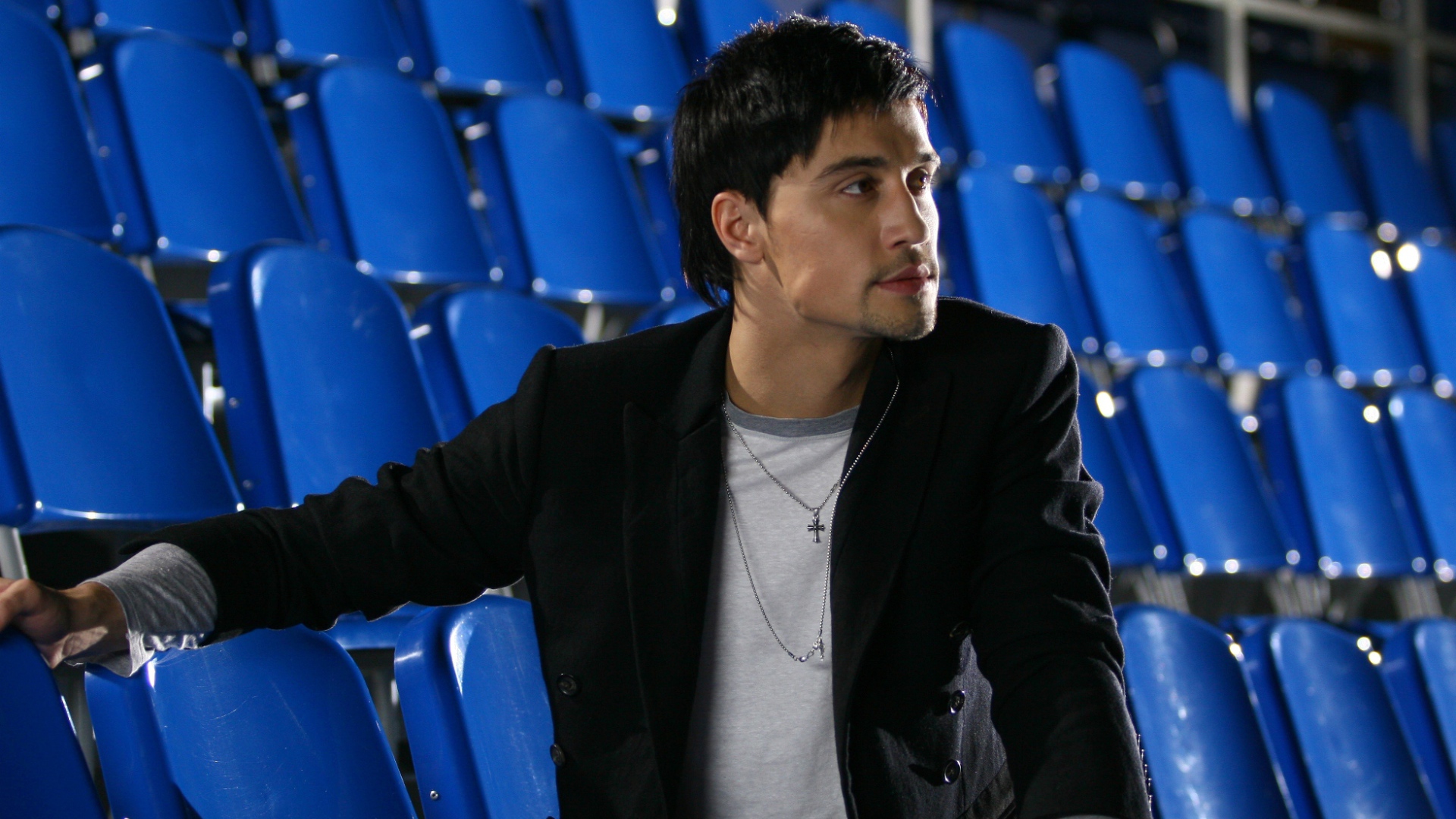 Дима Билан на стадионе