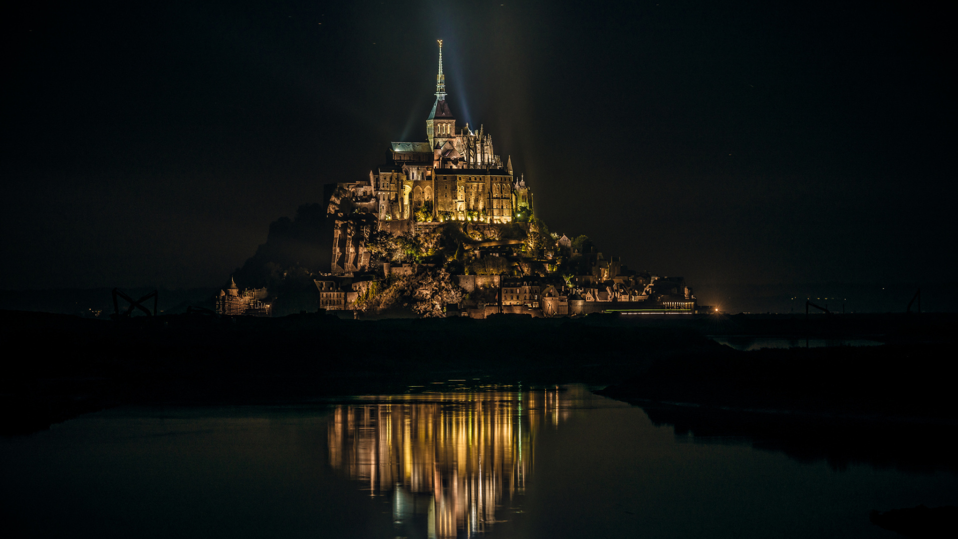 Замок на острове